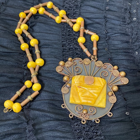 Vintage Pharaon. Rear Amber Necklace. - Picture 1 of 3